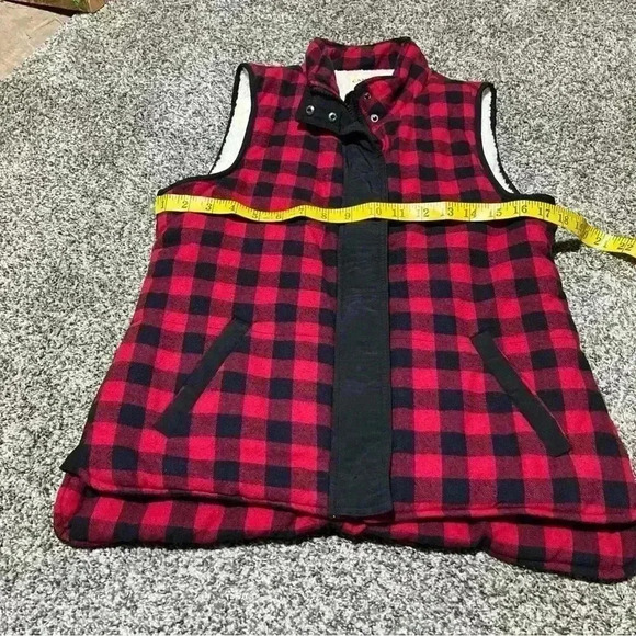 cambridge dry goods vest Women Size S Buffalo Plaid Fuzzy Inside - Picture 3 of 8